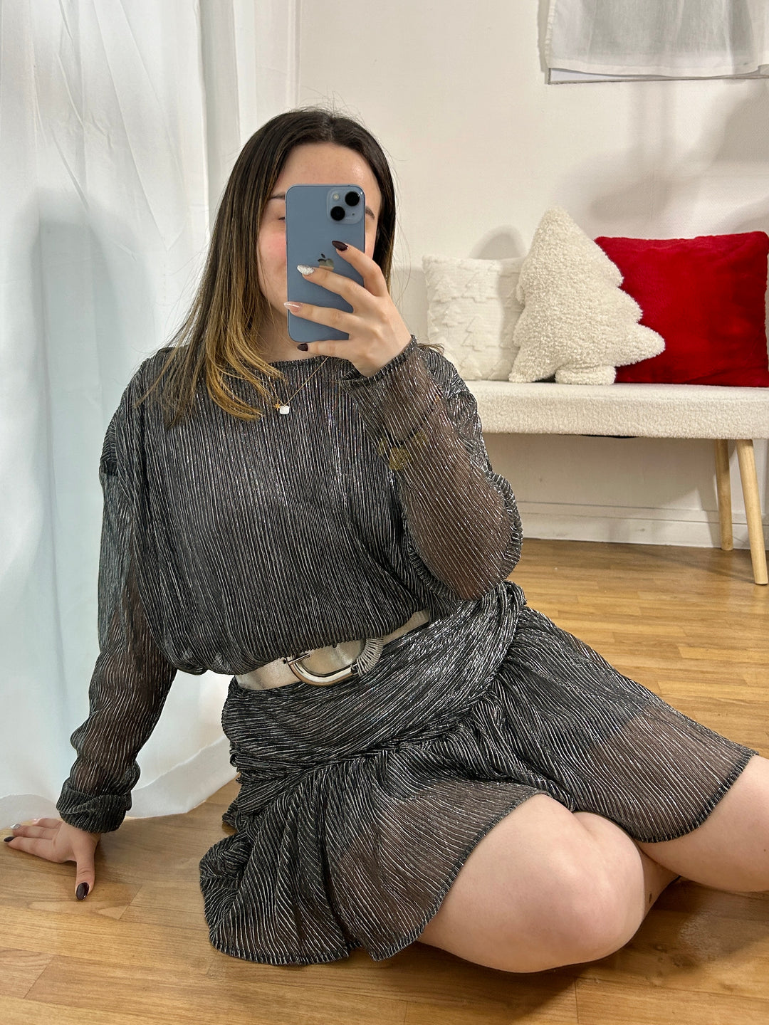 Robe courte drapée brillante