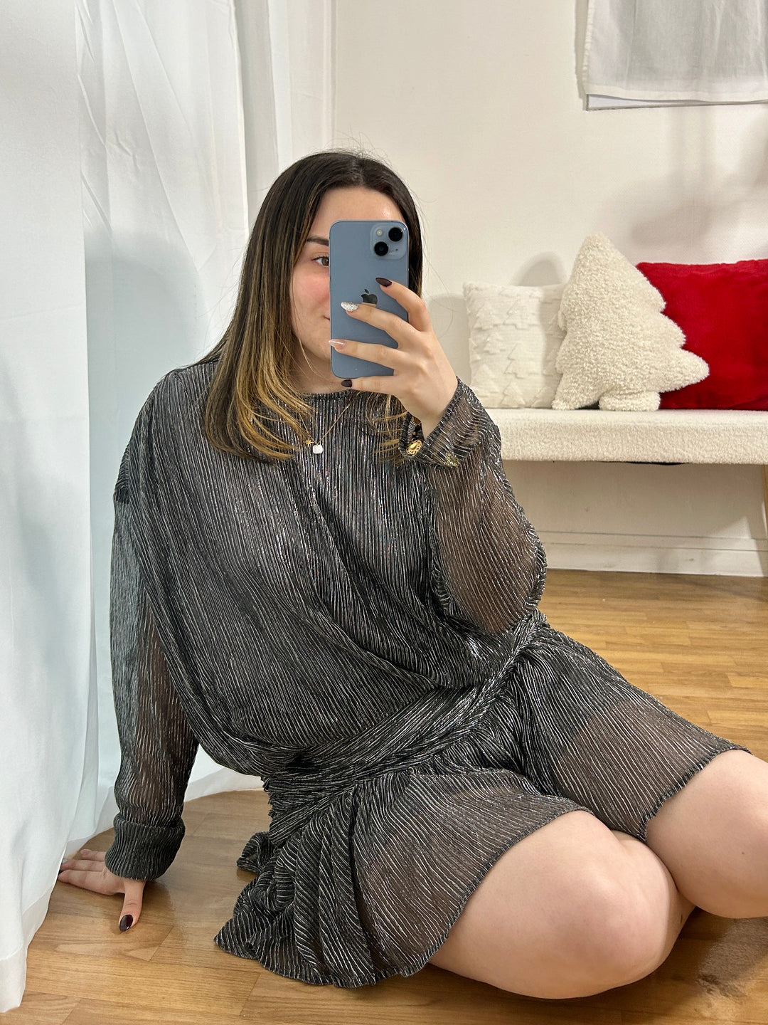 Robe courte drapée brillante