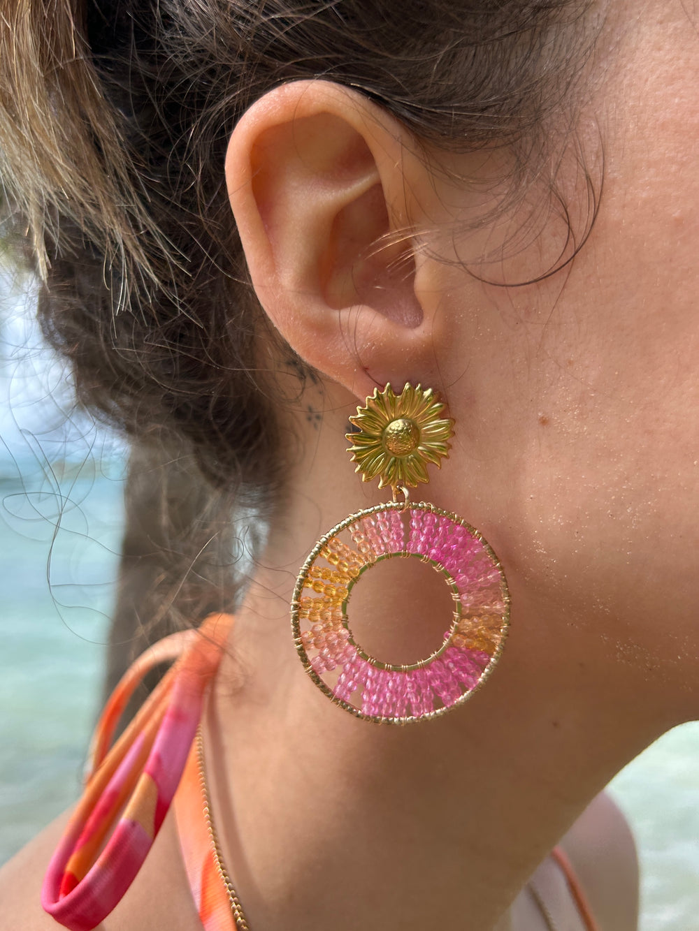 Boucles d'oreilles avec perles oranges et roses