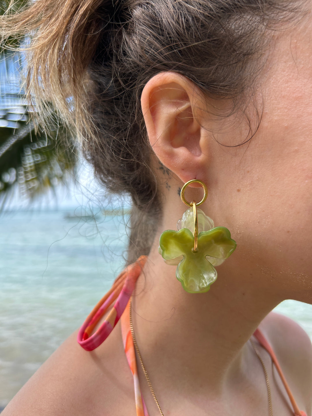 Boucles d'oreilles fleurs en résine